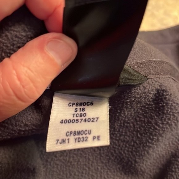 The North Face 1/2 zip pullover Top - Picture 6 of 7